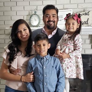 Meet your Posher, Juan marlene